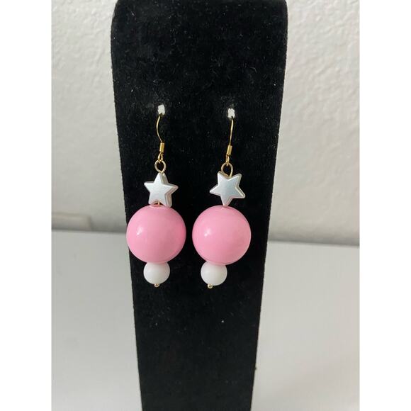 pink bead earrings with star accent - Picture 1 of 4